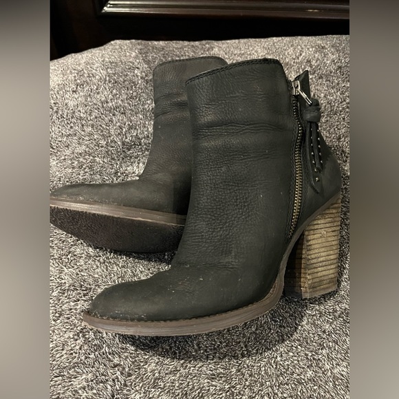 COPY - Steve Madden Size 8 Black RYATT Booties GUC - Picture 1 of 9